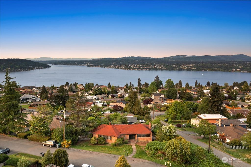 Photo of 11062 Auburn Avenue S, Seattle, WA 98178 (MLS # 2046904)