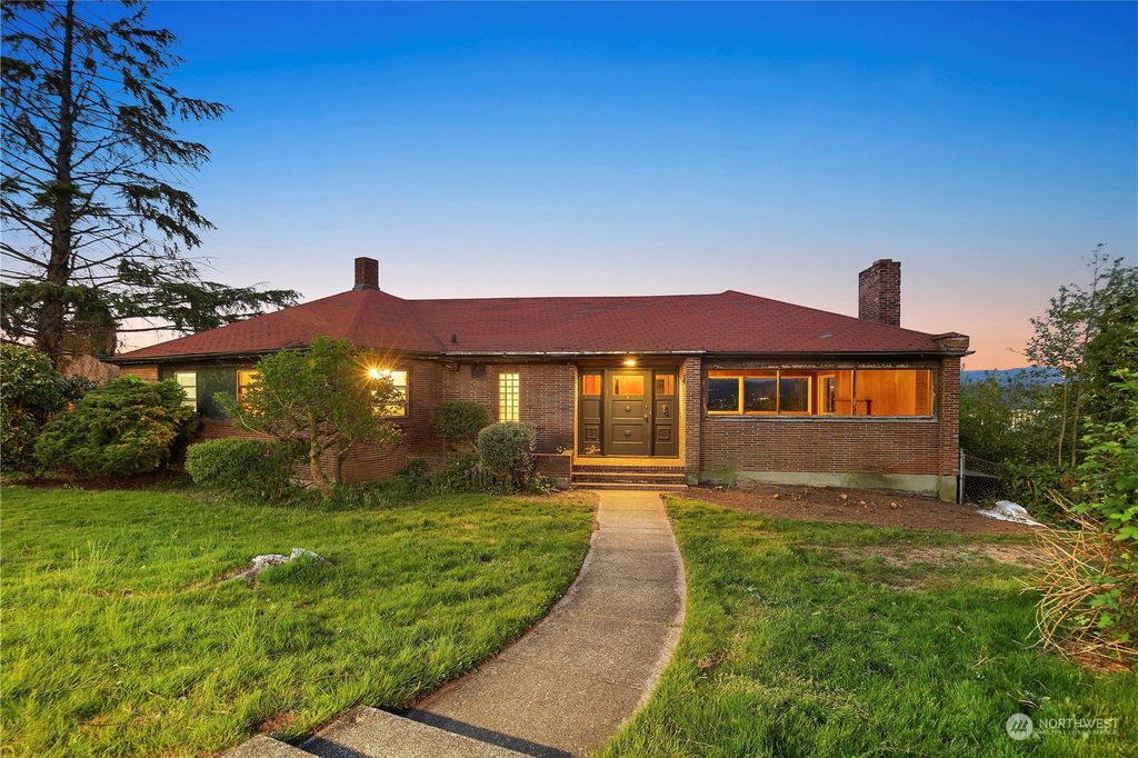 Photo of 11062 Auburn Avenue S, Seattle, WA 98178 (MLS # 2046904)