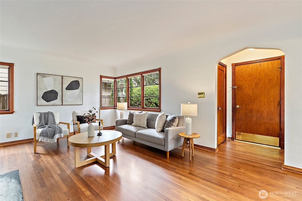 Photo of 1711 NE 113th Street, Seattle, WA 98125 (MLS # 2517786)