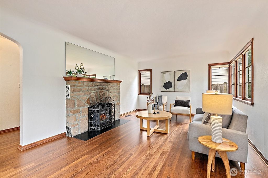 Photo of 1711 NE 113th Street, Seattle, WA 98125 (MLS # 2517786)