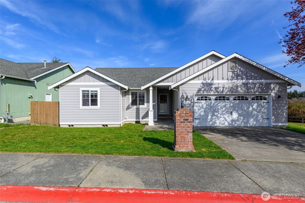 Photo of 910 NE Cordero Place, Oak Harbor, WA 98277 (MLS # 2501366)