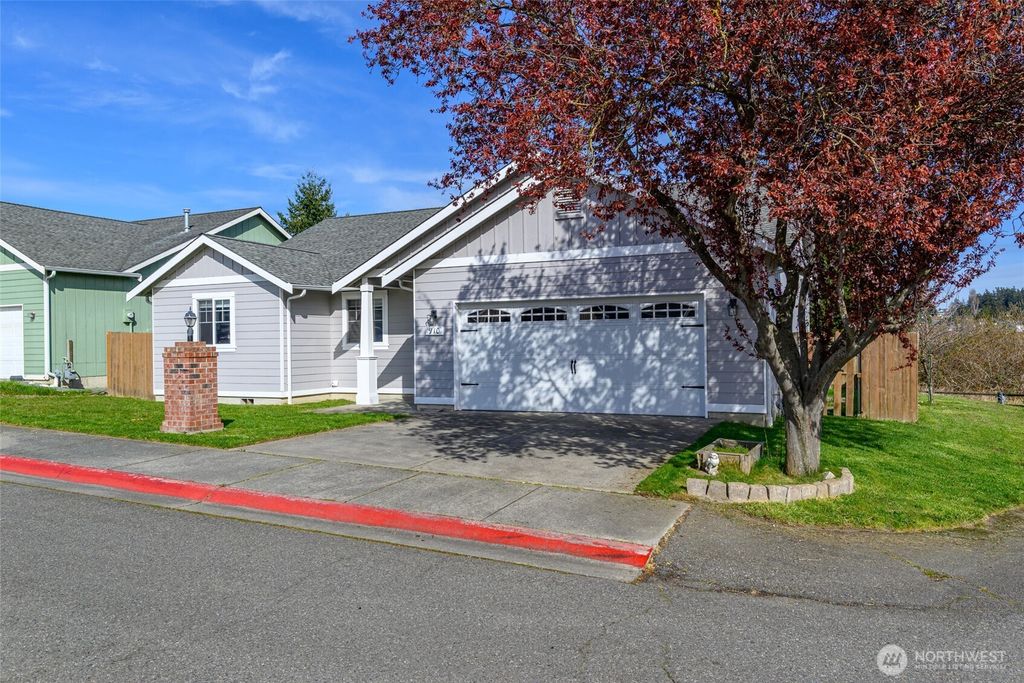 Photo of 910 NE Cordero Place, Oak Harbor, WA 98277 (MLS # 2501366)