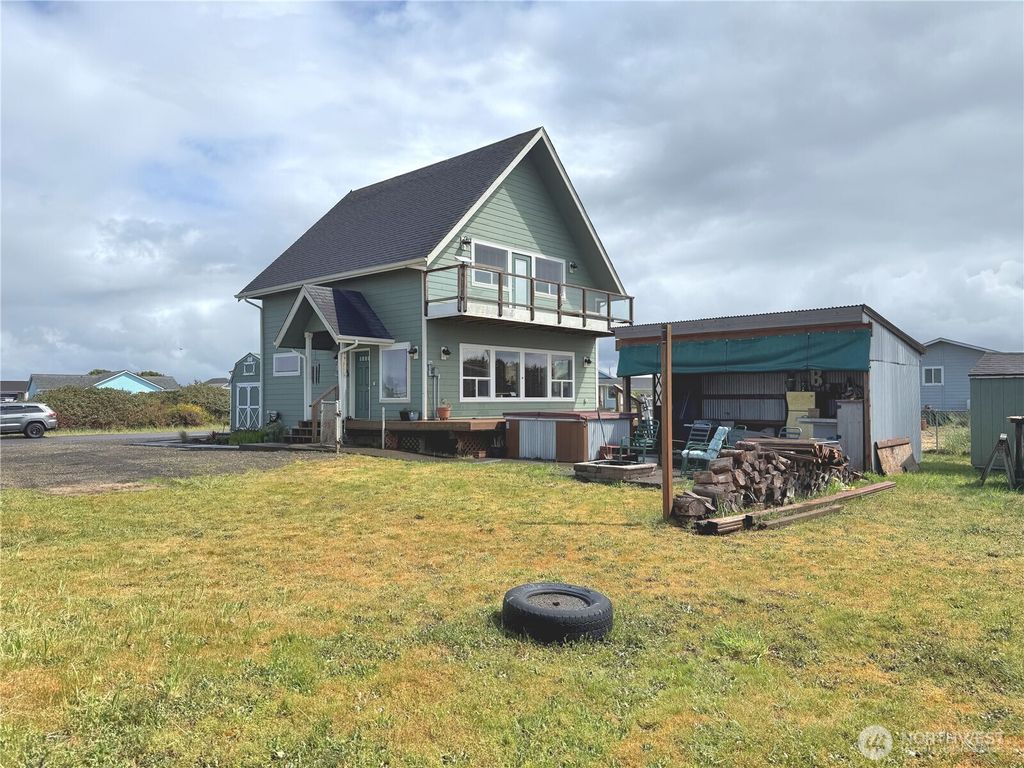 Photo of 477 Broadmore Court SW, Ocean Shores, WA 98569 (MLS # 2525255)