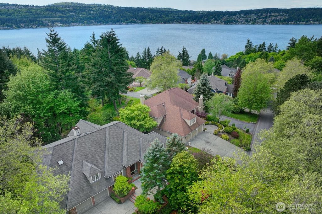 Photo of 2439 196th Avenue SE, Sammamish, WA 98075 (MLS # 2370037)