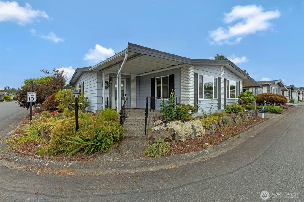 Photo of 1402 22nd Street NE #86, Auburn, WA 98002 (MLS # 2405579)