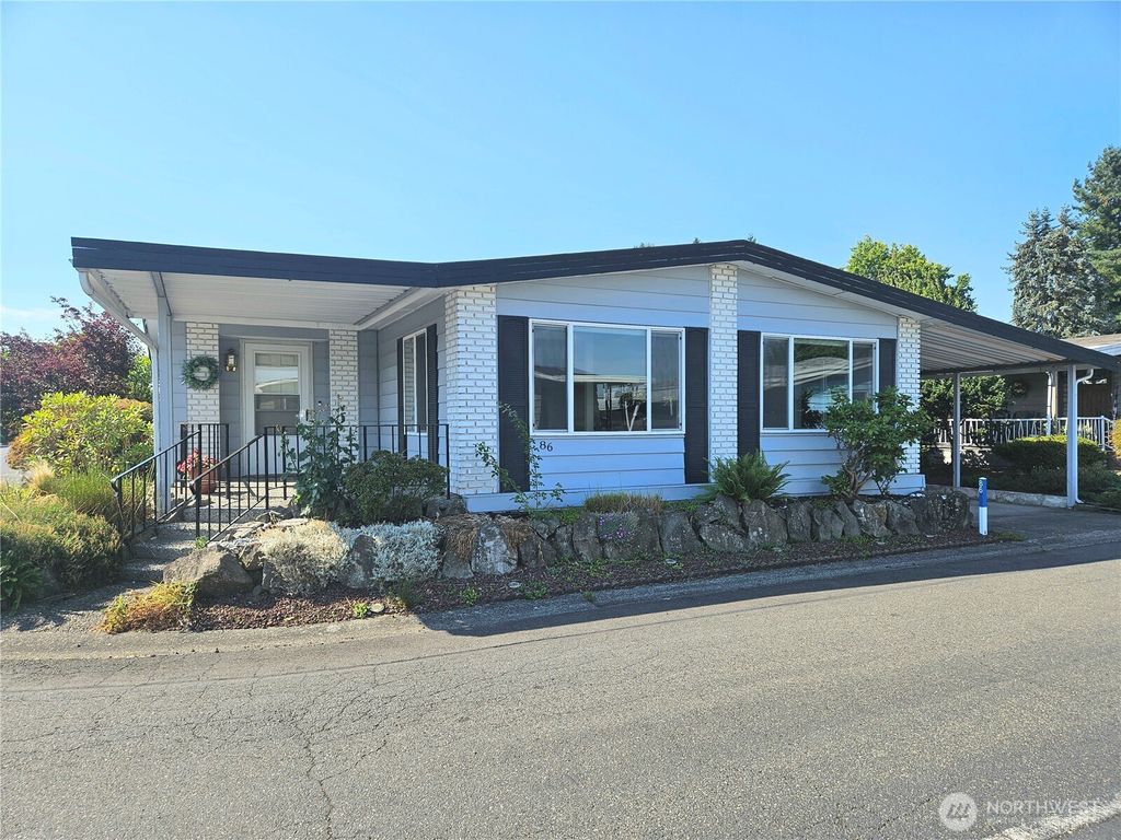 Photo of 1402 22nd Street NE #86, Auburn, WA 98002 (MLS # 2405579)