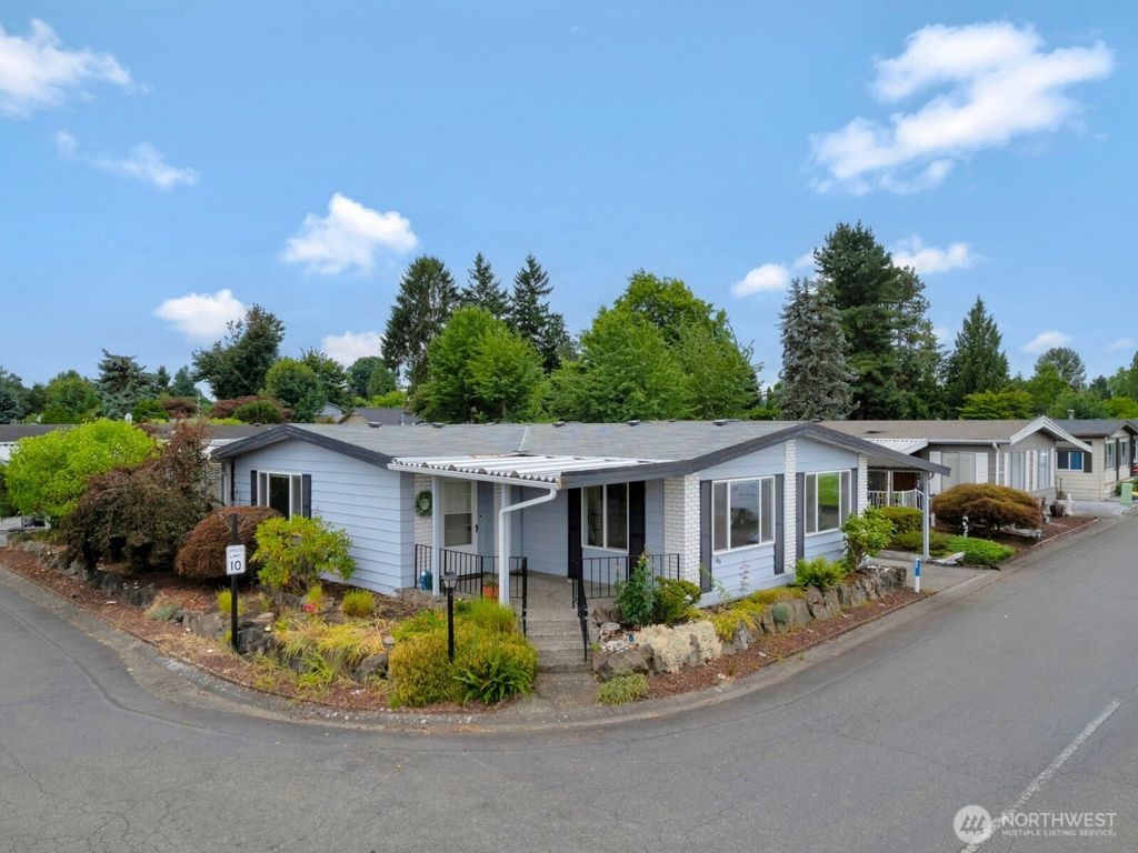 Photo of 1402 22nd Street NE #86, Auburn, WA 98002 (MLS # 2405579)