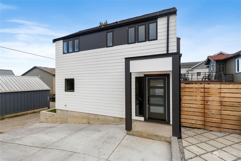 Photo of 3850 35th Avenue SW #B, Seattle, WA 98126 (MLS # 2222308)