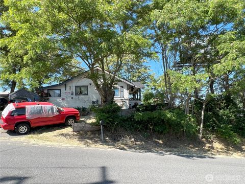 15325 1st Avenue S Burien WA 98148