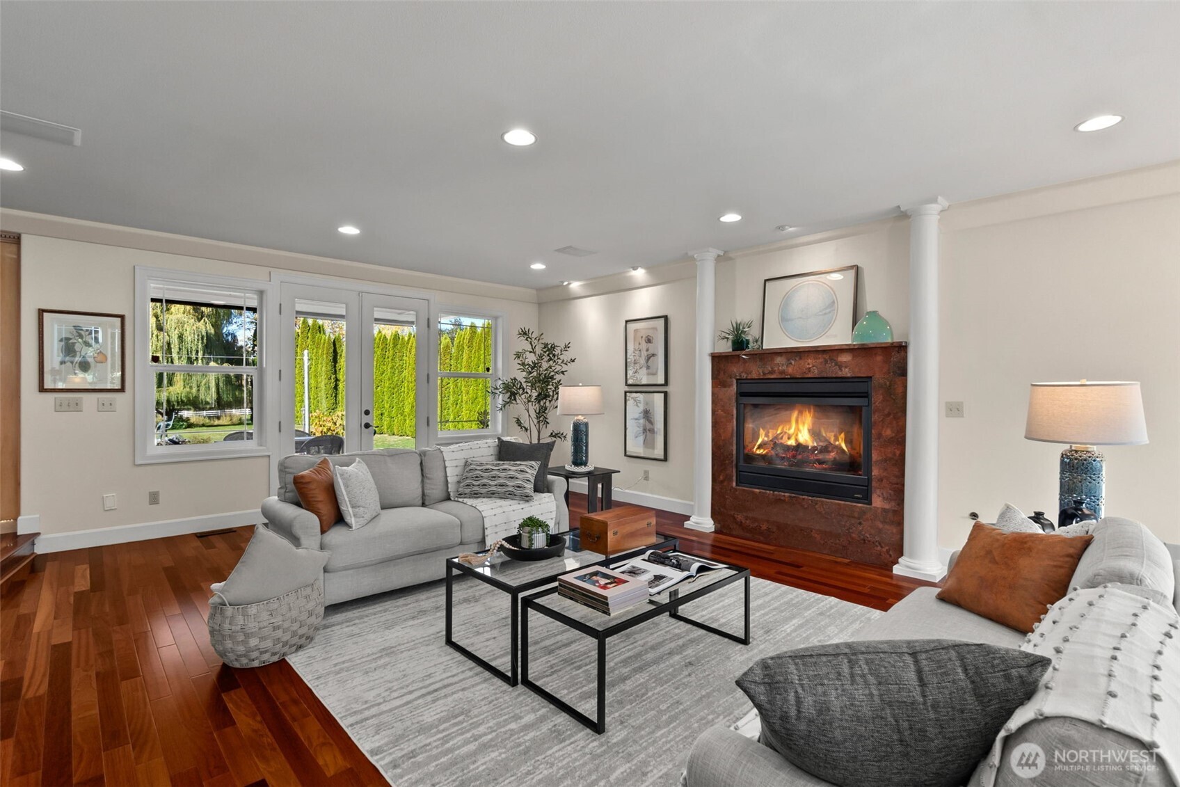 3725 Hollywood Drive NE