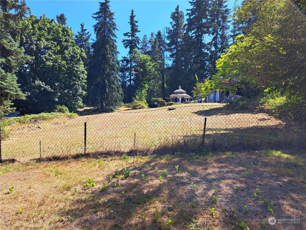 Photo of 1823 NE 185th Street, Shoreline, WA 98155 (MLS # 2148659)