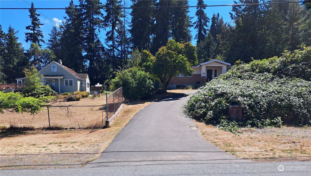 Photo of 1823 NE 185th Street, Shoreline, WA 98155 (MLS # 2148659)