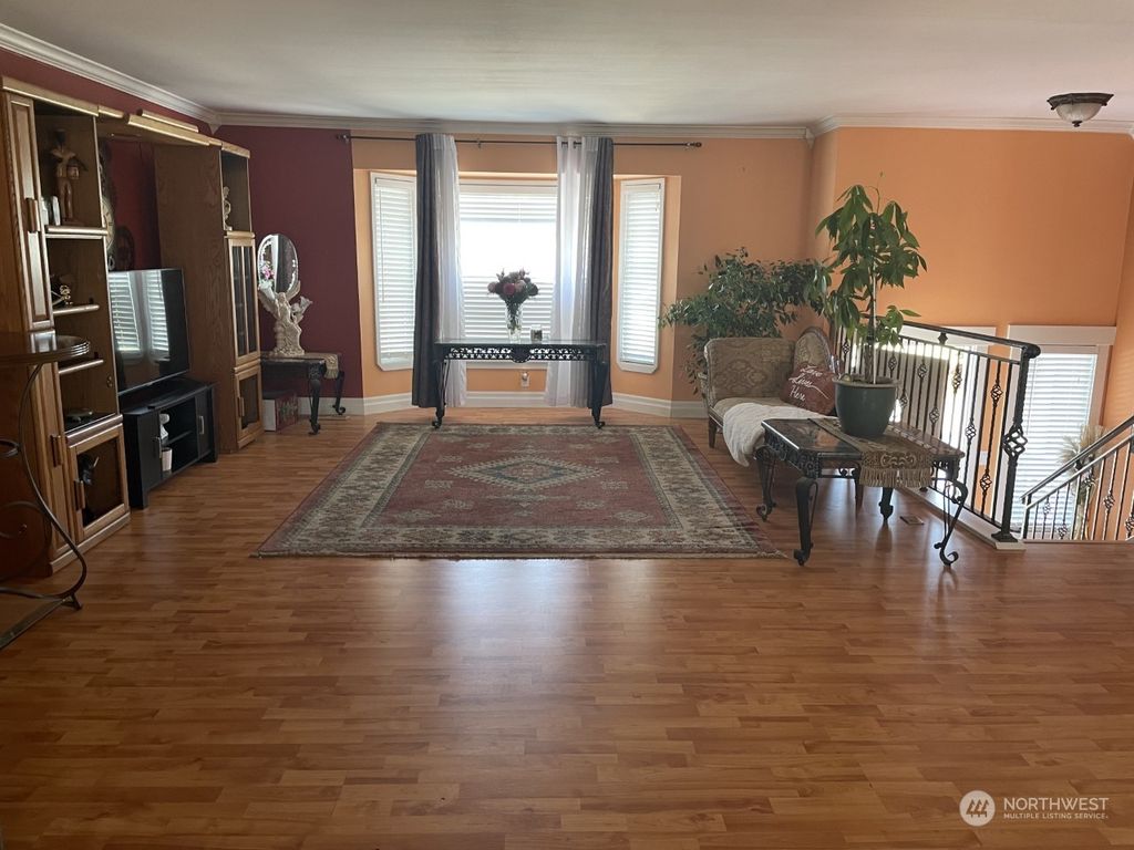 Photo of 208 9th Avenue N, Algona, WA 98001 (MLS # 1997526)