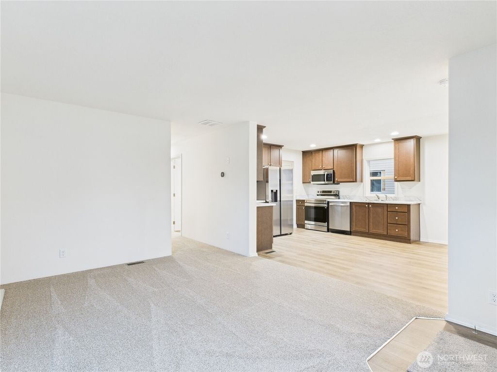 Photo of 19 B S Garden Avenue, Rock Island, WA 98850 (MLS # 2477986)