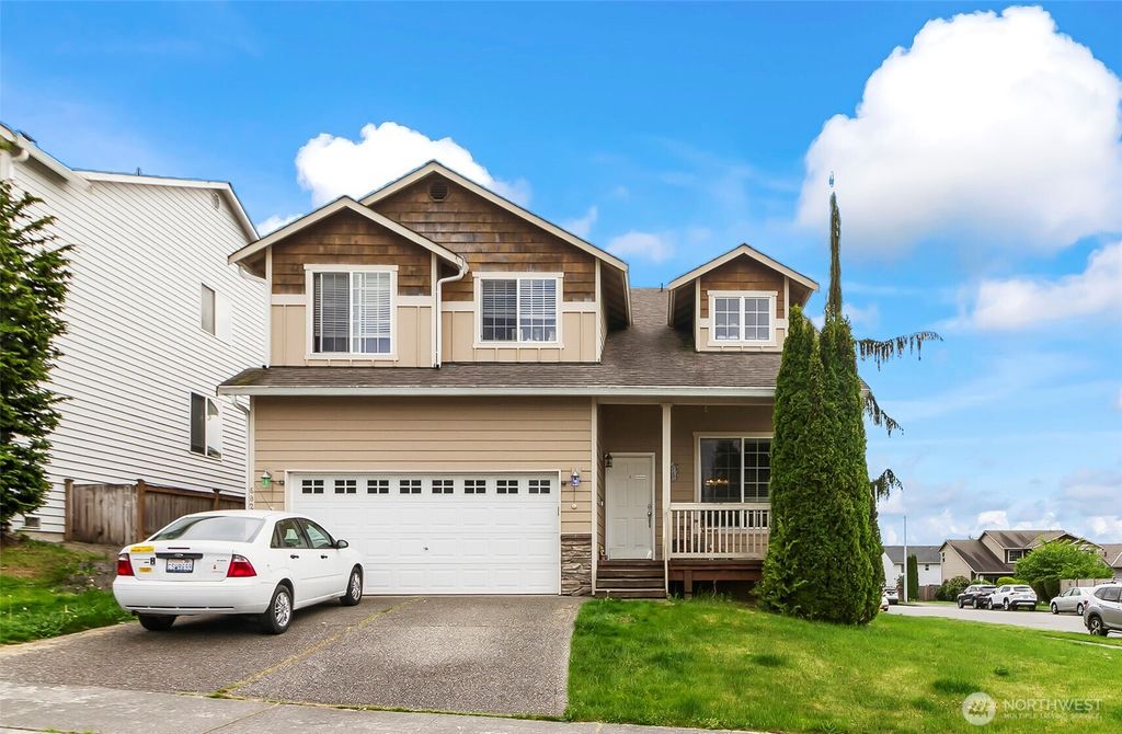 Photo of 6822 38th Place NE, Marysville, WA 98270 (MLS # 2521579)