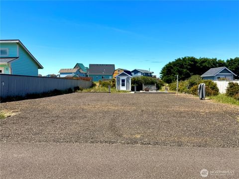 Photo of 1241 Channel Avenue SW, Ocean Shores, WA 98569 (MLS # 2537742)