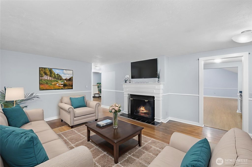 Photo of 12818 8th Avenue NE, Seattle, WA 98125 (MLS # 2468690)