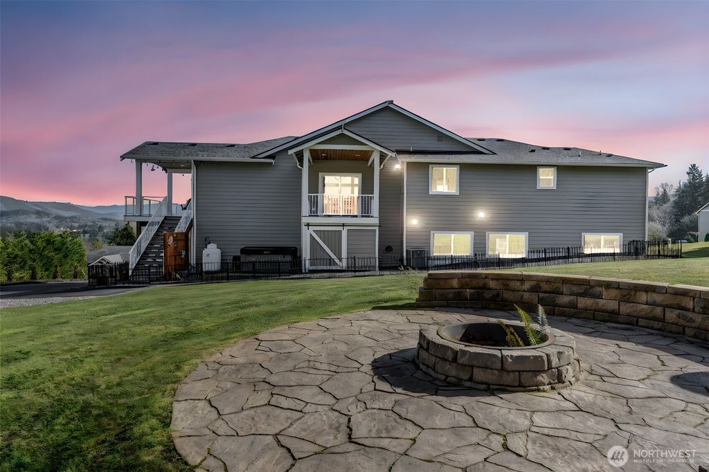 Photo of 18514 114th Drive NE, Arlington, WA 98223 (MLS # 2486321)