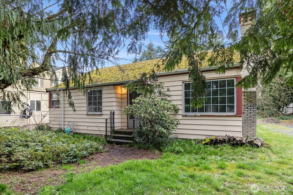 Photo of 12042 5th Avenue NE, Seattle, WA 98125 (MLS # 2342607)
