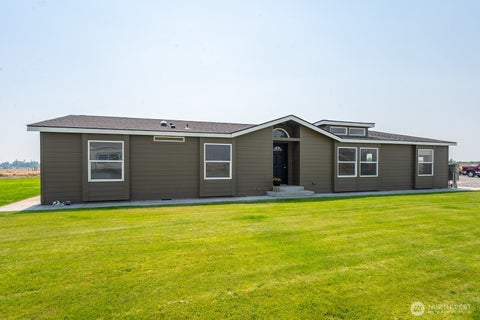 Photo of 8379 Road 10 NW, Ephrata, WA 98823 (MLS # 2561609)