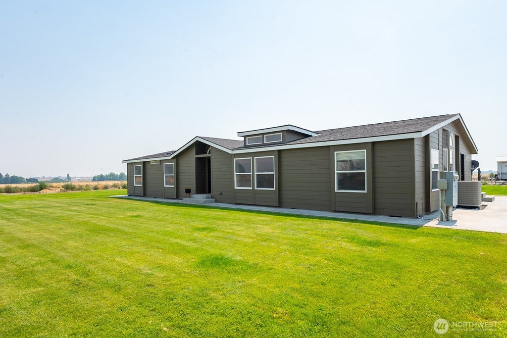 Photo of 8379 Road 10 NW, Ephrata, WA 98823 (MLS # 2561609)