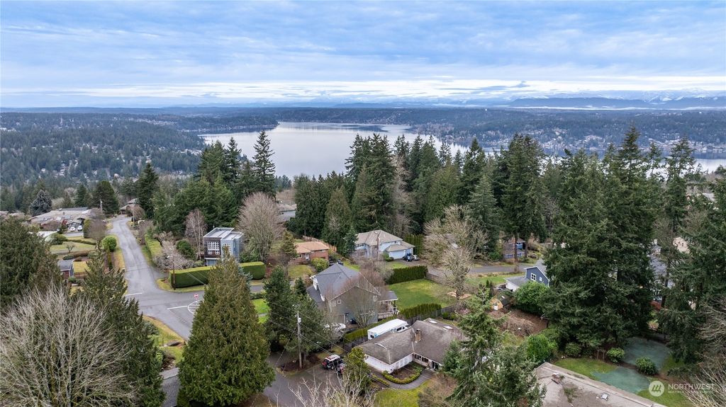 Photo of 16559 SE 45th Place, Bellevue, WA 98006 (MLS # 2319177)