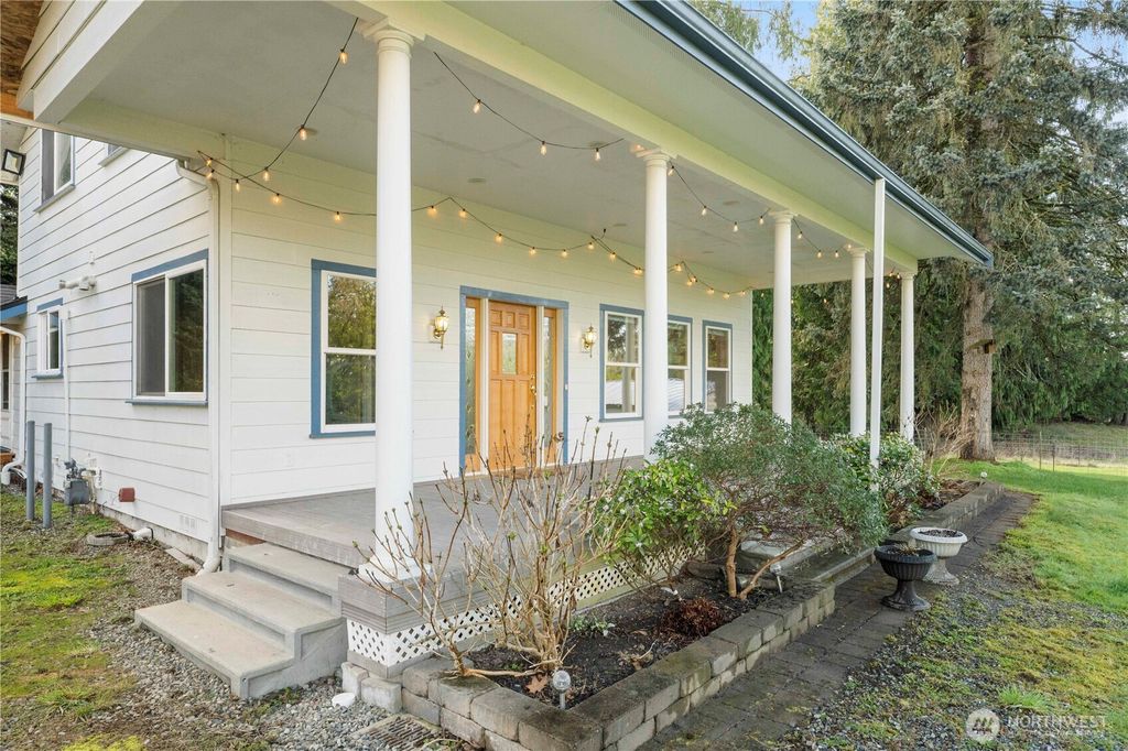 Photo of 26631 204th Avenue SE, Covington, WA 98042 (MLS # 2484583)