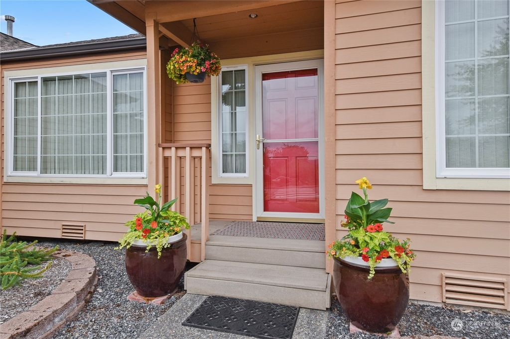 Photo of 6702 71st Avenue NE, Marysville, WA 98270 (MLS # 2281289)