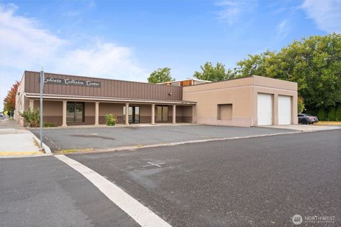 Photo of 631 Basin St Sw St, Ephrata, WA 98823 (MLS # 2441475)