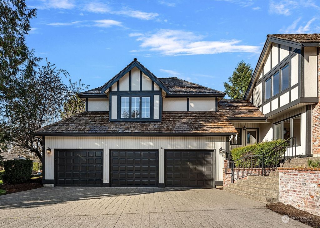 Photo of 14110 205th Avenue NE, Woodinville, WA 98077 (MLS # 2055139)