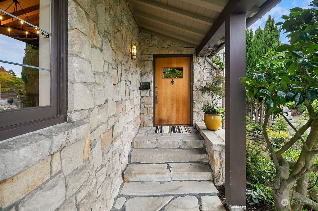 Photo of 4315 52nd Avenue NE, Seattle, WA 98105 (MLS # 2222967)