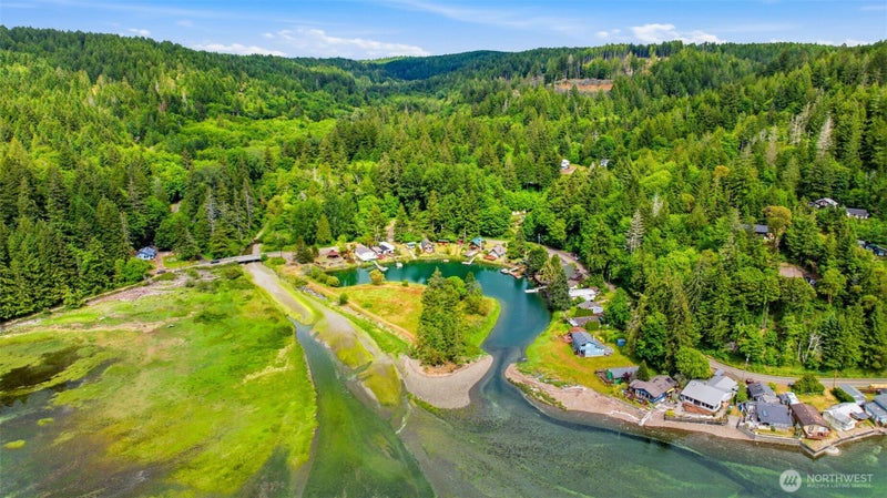 241 NE Rendsland Creek Road