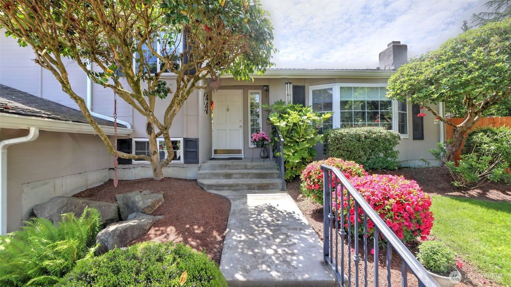 Photo of 13735 SE 172nd Street, Renton, WA 98058 (MLS # 2463265)