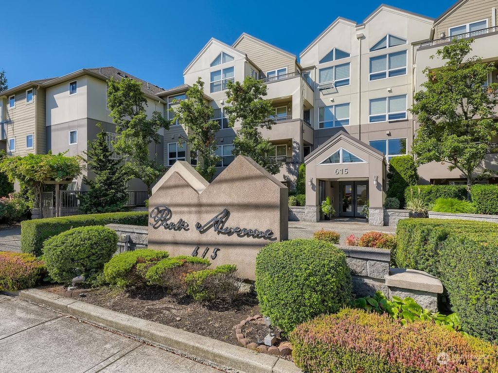 Photo of 615 6th Street #209, Kirkland, WA 98033 (MLS # 2028077)