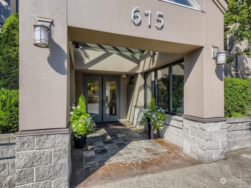 Photo of 615 6th Street #209, Kirkland, WA 98033 (MLS # 2028077)