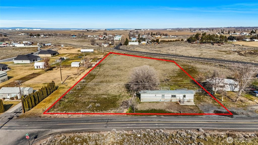 Photo of 9524 Maple Drive NE, Moses Lake, WA 98837 (MLS # 2484409)