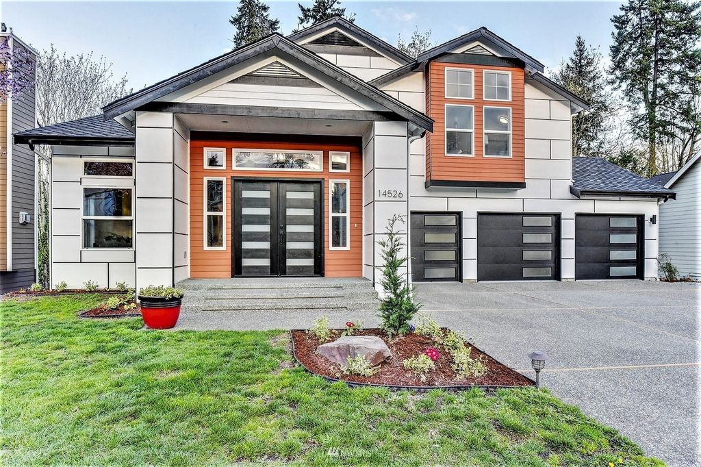 Photo of 14526 86th Place NE, Kenmore, WA 98028 (MLS # 1952594)