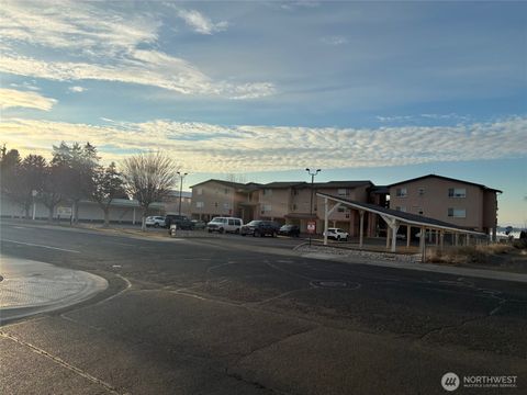 Photo of 2900 Marina Dr. Dr #201, Moses Lake, WA 98837 (MLS # 2479348)