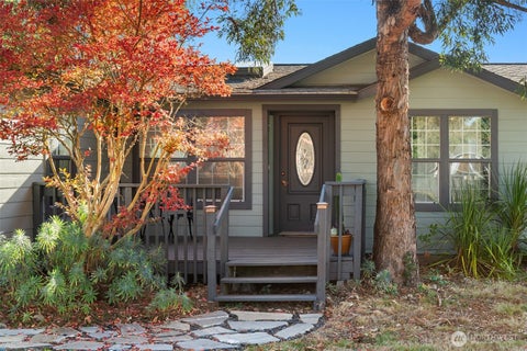 Photo of 25728 78th Avenue SW, Vashon, WA 98070 (MLS # 2593637)