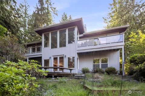 A home in Port Ludlow