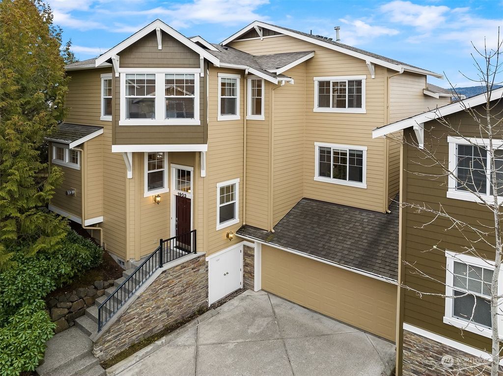 Photo of 1903 Juneberry Court NE, Issaquah, WA 98029 (MLS # 2041688)