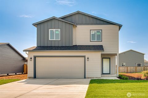 Photo of 2016 Henderson Way, Longview, WA 98632 (MLS # 2557721)