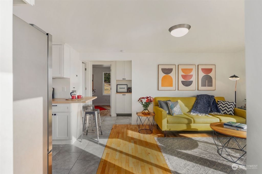 Photo of 6621 S 131st Place, Seattle, WA 98178 (MLS # 2011330)
