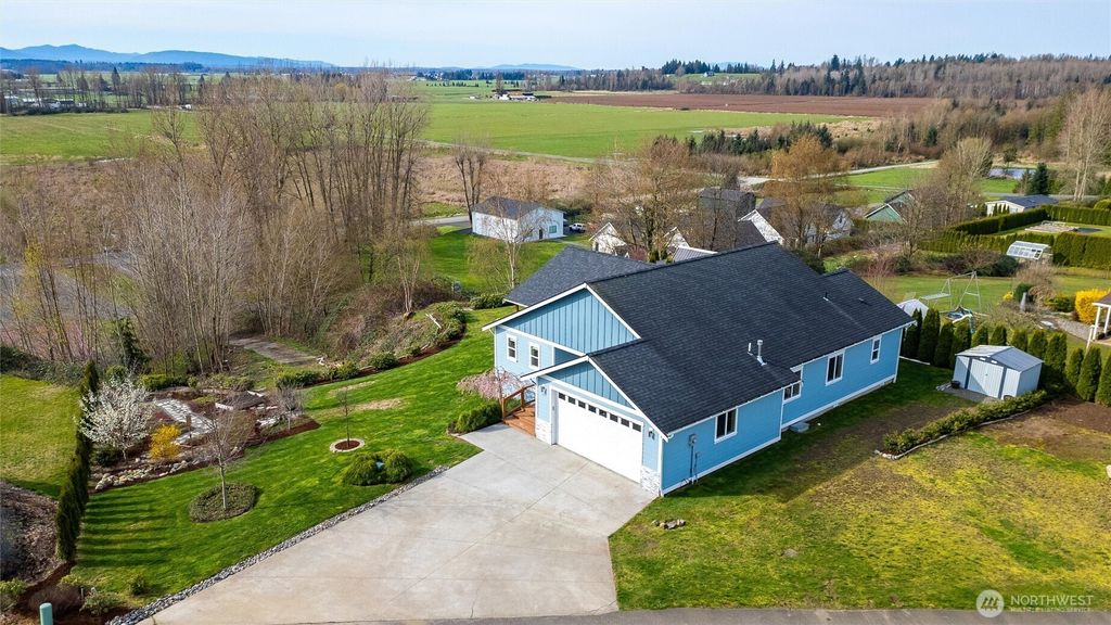 Photo of 125 Ridgeview Street, Sumas, WA 98295 (MLS # 2497057)