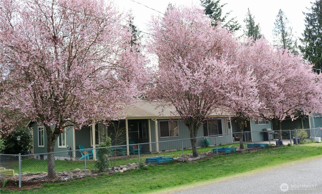 Photo of 1803 NE 171st Street, Shoreline, WA 98155 (MLS # 2357751)