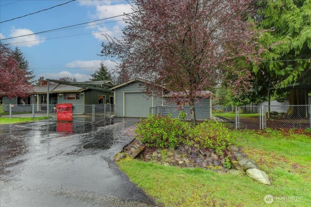 Photo of 1803 NE 171st Street, Shoreline, WA 98155 (MLS # 2357751)