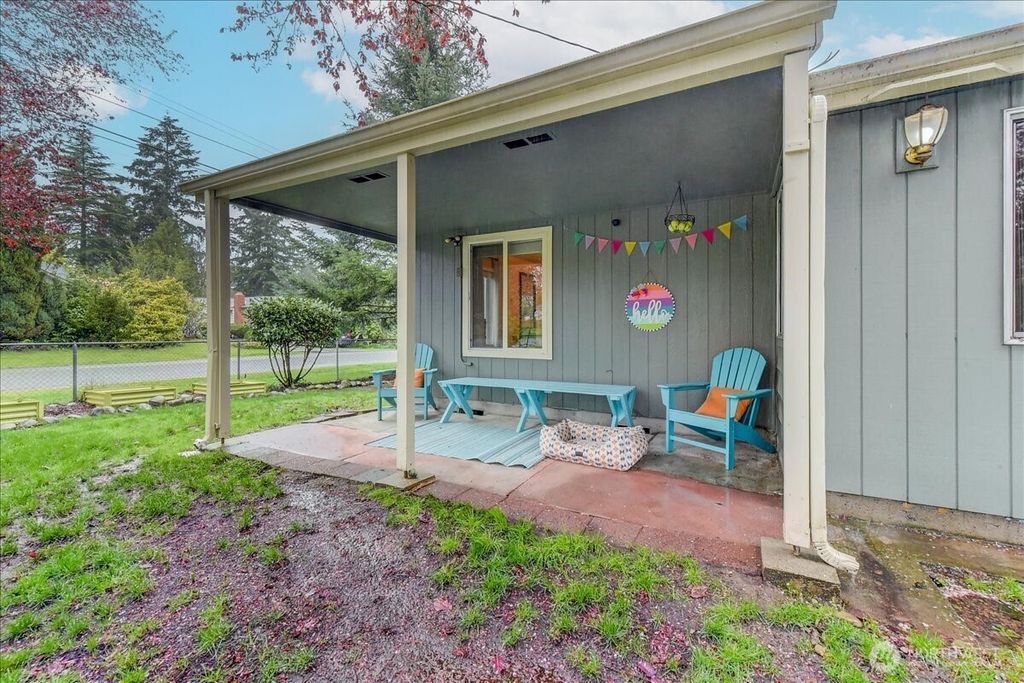 Photo of 1803 NE 171st Street, Shoreline, WA 98155 (MLS # 2357751)