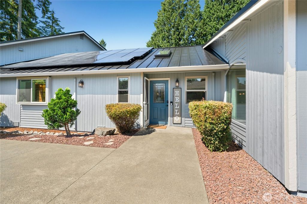 Photo of 5508 NE 10th Street, Renton, WA 98059 (MLS # 2410774)