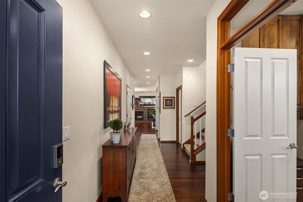 Photo of 5613 21st Avenue SW, Seattle, WA 98106 (MLS # 2385504)