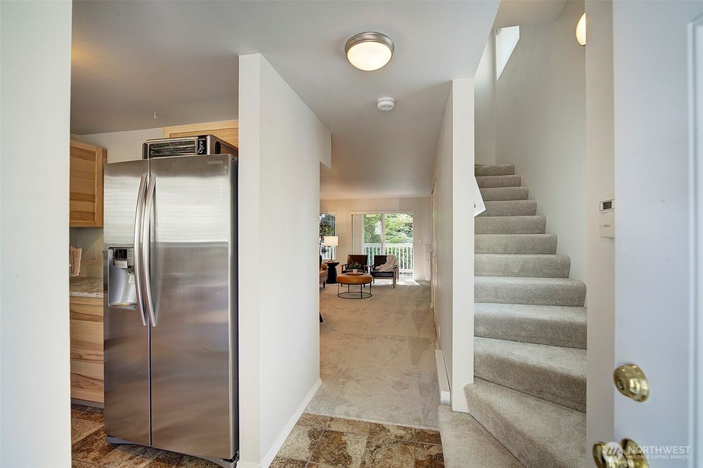 Photo of 6689 SE Cougar Mountain Way, Bellevue, WA 98006 (MLS # 2370874)